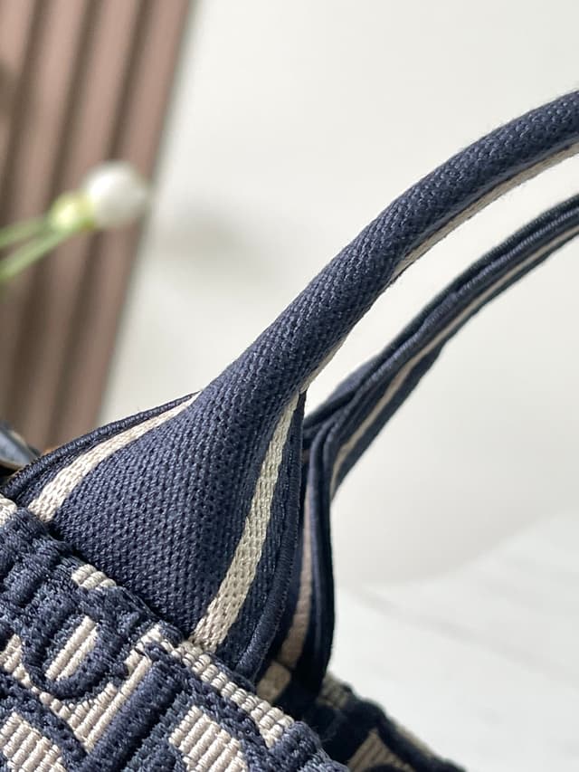 Dior Tote With Small Leather Handbag | Yupoo Rep Bags image 6