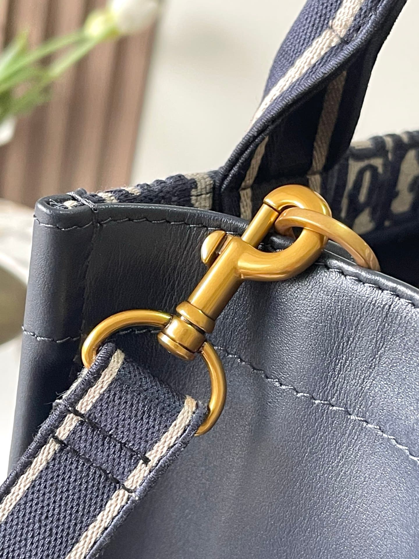 YupooPA Dior Tote With Small Leather Handbag image 7