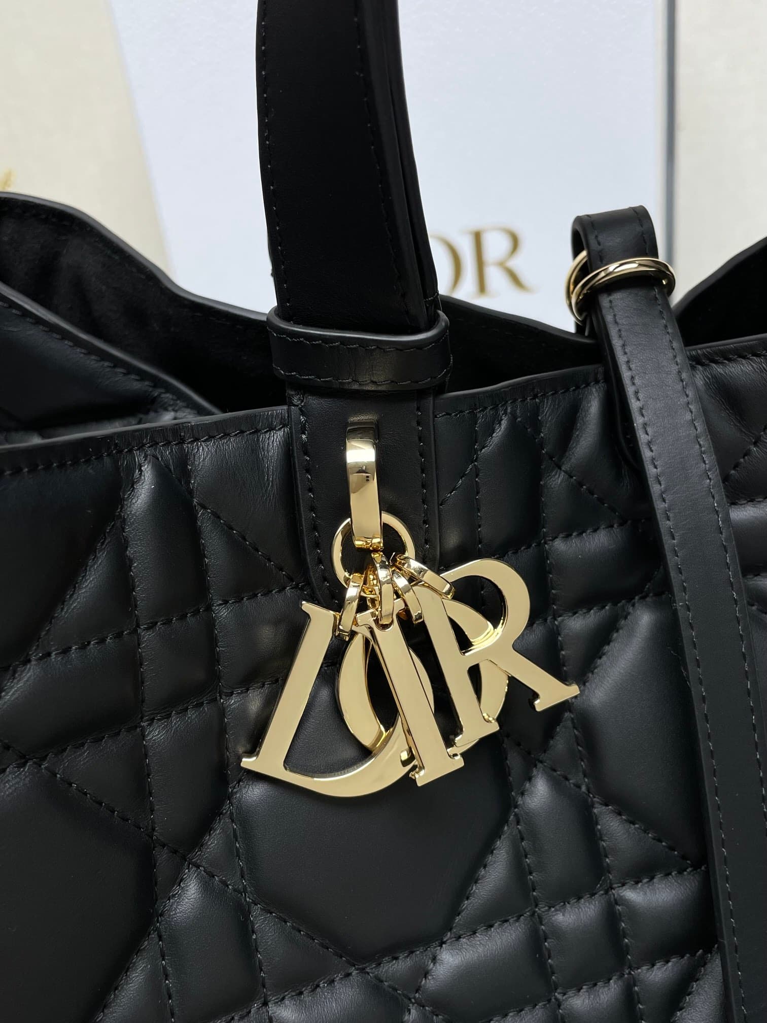 YupooPA Dior Toujours Large Black Macrocannage Tote Bag image 4
