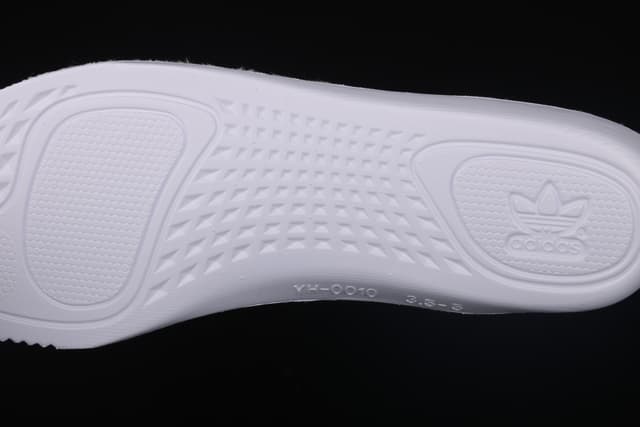 Yeezy 350 Boost V2 | Yupoo Rep Sneakers (Ref 552) image 16