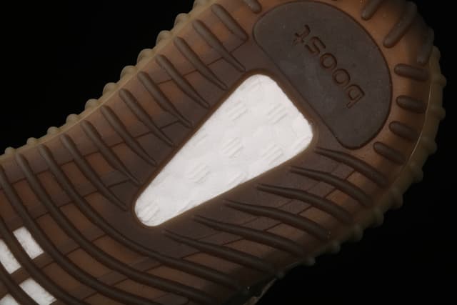Yeezy 350 Boost V2 | Yupoo Rep Sneakers (Ref 621) image 15