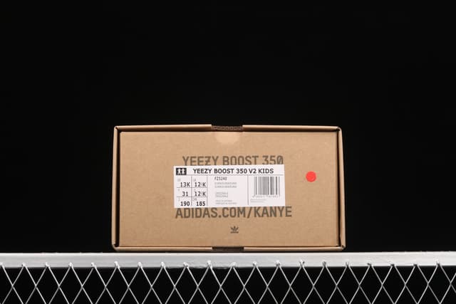 Yeezy 350 Boost V2 | Yupoo Rep Sneakers (Ref 621) image 6