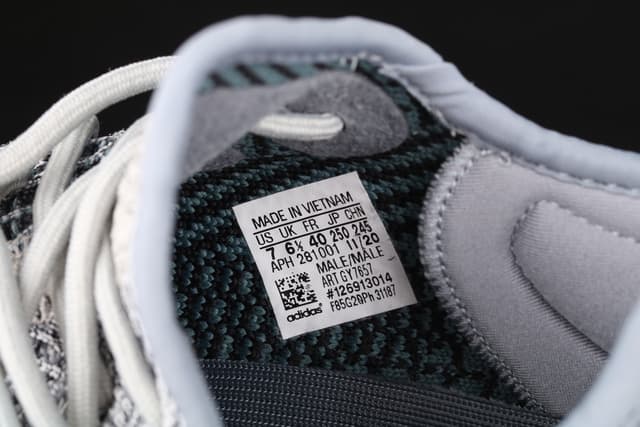 Yeezy 350 Boost V2 | Yupoo Rep Sneakers image 12