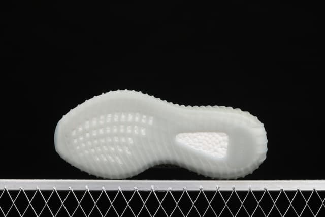 Yeezy 350 Boost V2 | Yupoo Rep Sneakers image 3