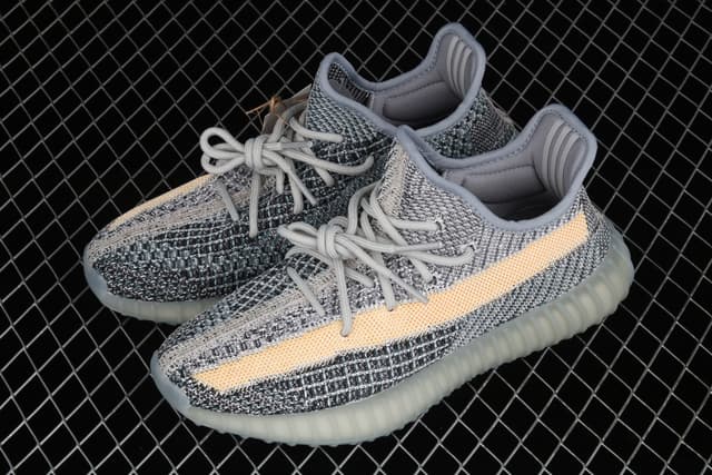 Yeezy 350 Boost V2 | Yupoo Rep Sneakers image 8