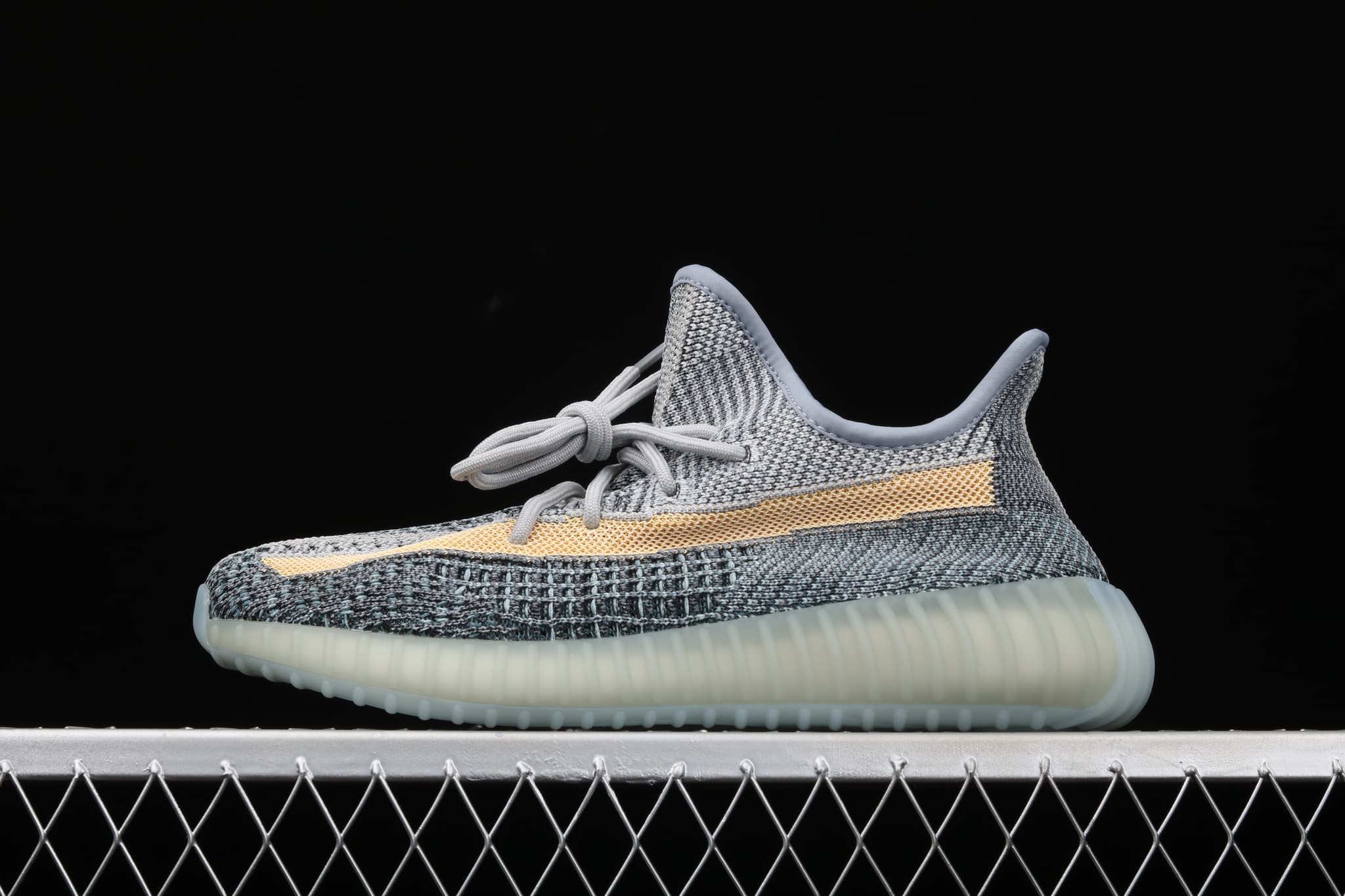 Yeezy 350 Boost V2 | Yupoo Rep Sneakers (Ref 551)