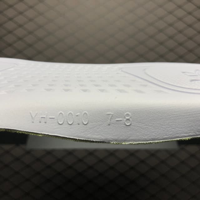Yeezy 350 V2 | Yupoo Rep Sneakers (Ref 631) image 15