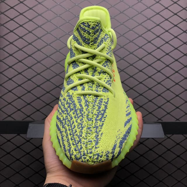 Yeezy 350 V2 | Yupoo Rep Sneakers (Ref 631) image 18