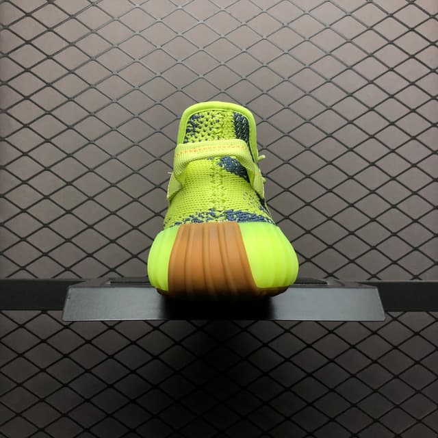 Yeezy 350 V2 | Yupoo Rep Sneakers (Ref 631) image 2