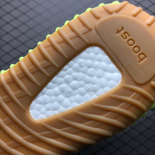 Yeezy 350 V2 | Yupoo Rep Sneakers (Ref 631) image 21