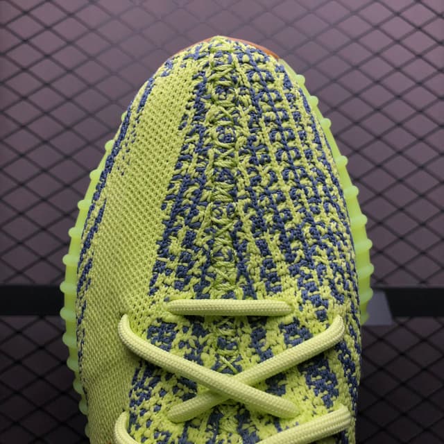 Yeezy 350 V2 | Yupoo Rep Sneakers (Ref 631) image 7