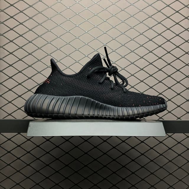 Yeezy 350 V2 | Yupoo Rep Sneakers (Ref 569) image 3