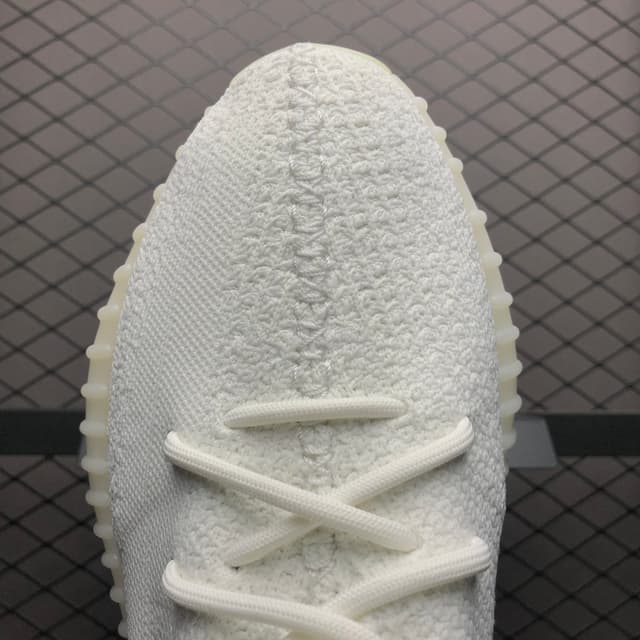 Yeezy 350 V2 | Yupoo Rep Sneakers (Ref 553) image 7