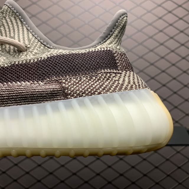 Yeezy 350 V2 | Yupoo Rep Sneakers (Ref 560) image 4