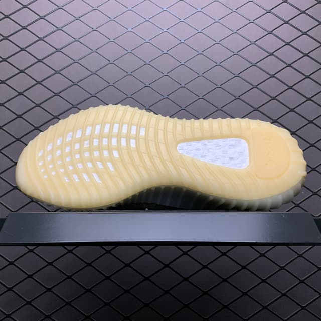 Yeezy 350 V2 | Yupoo Rep Sneakers (Ref 560) image 5