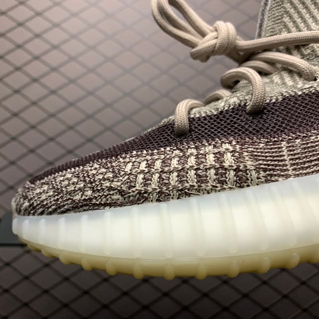 Yeezy 350 V2 | Yupoo Rep Sneakers (Ref 560) image 6