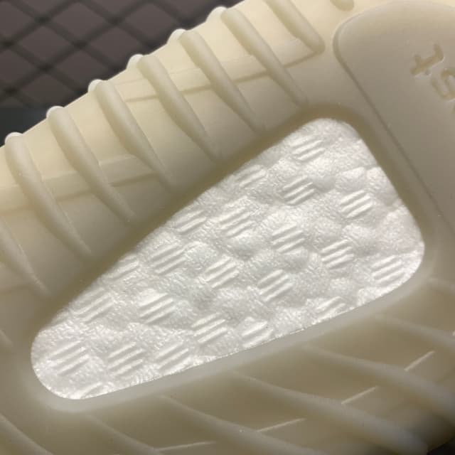 Yeezy 350 V2 | Yupoo Rep Sneakers (Ref 623) image 14