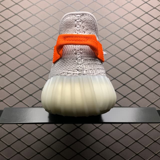 Yeezy 350 V2 | Yupoo Rep Sneakers (Ref 623) image 2