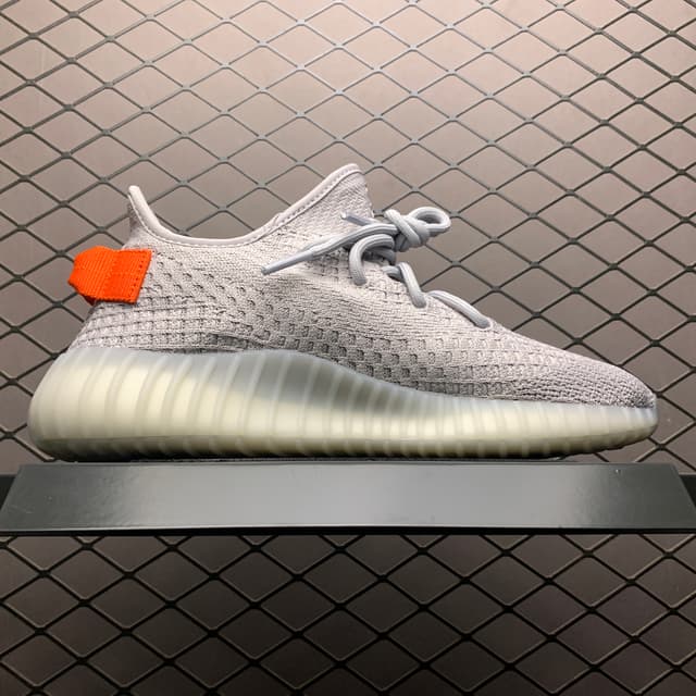 Yeezy 350 V2 | Yupoo Rep Sneakers (Ref 623) image 3