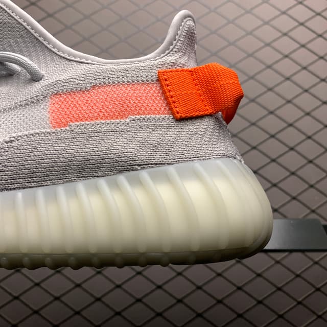 Yeezy 350 V2 | Yupoo Rep Sneakers (Ref 623) image 4