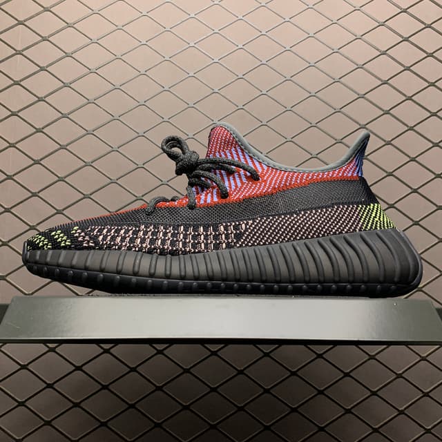 Yeezy 350 V2 | Yupoo Rep Sneakers (Ref 567) image 1