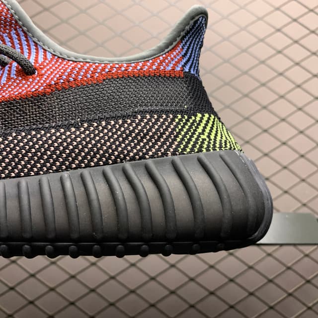 Yeezy 350 V2 | Yupoo Rep Sneakers (Ref 567) image 4