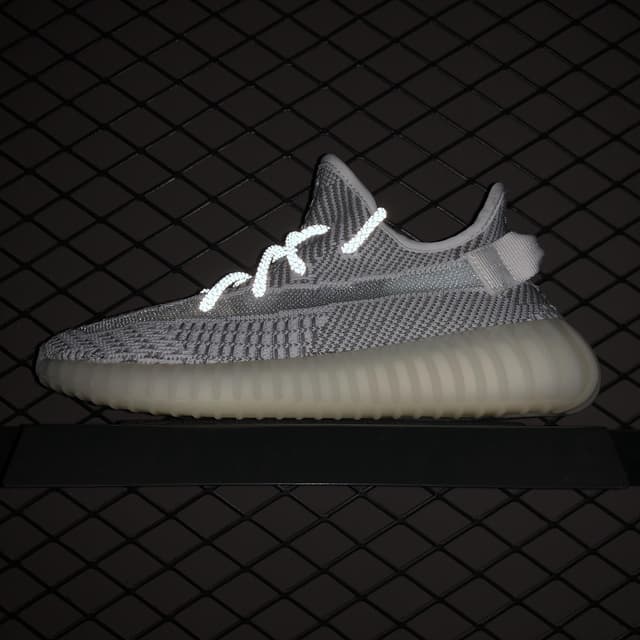 Yeezy 350 V2 | Yupoo Rep Sneakers (Ref 608) image 2