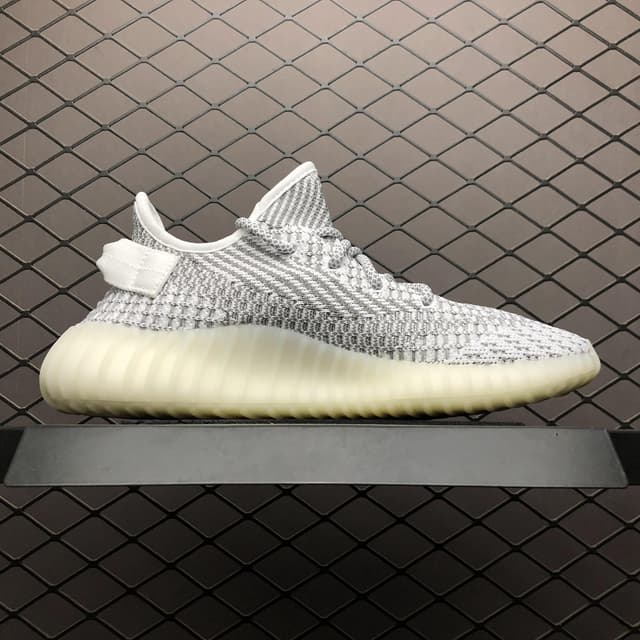 Yeezy 350 V2 | Yupoo Rep Sneakers (Ref 608) image 4