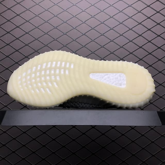 Yeezy 350 V2 | Yupoo Rep Sneakers (Ref 608) image 6
