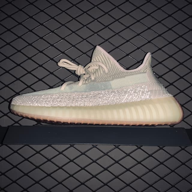 Yeezy 350 V2 | Yupoo Rep Sneakers (Ref 556) image 1