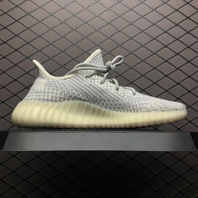 Yeezy 350 V2 | Yupoo Rep Sneakers (Ref 580) image 3