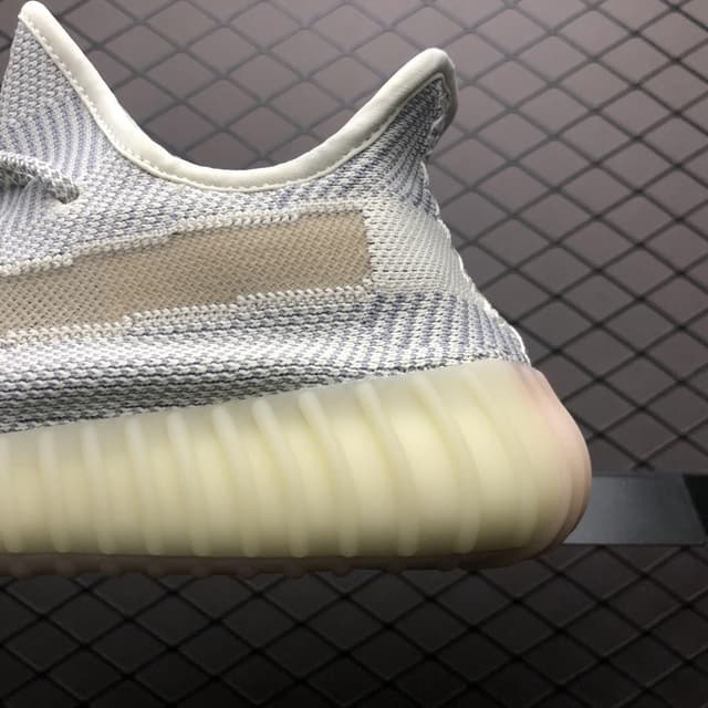 Yeezy 350 V2 | Yupoo Rep Sneakers (Ref 580) image 4