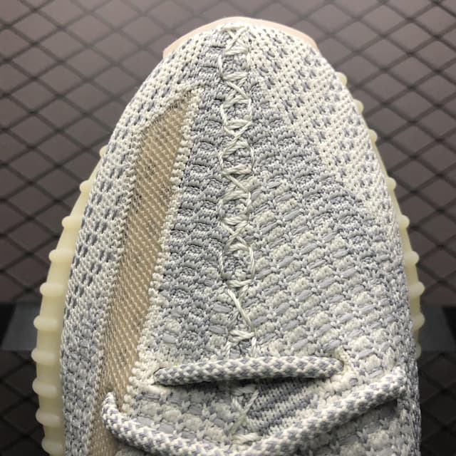 Yeezy 350 V2 | Yupoo Rep Sneakers (Ref 580) image 7