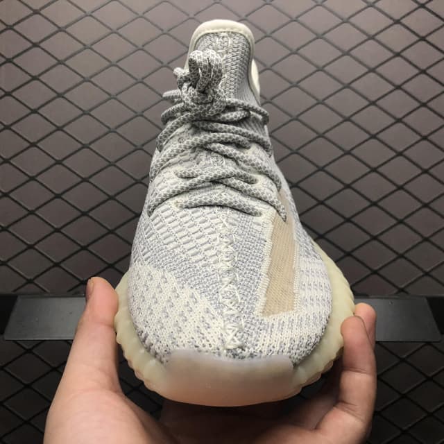 Yeezy 350 V2 | Yupoo Rep Sneakers (Ref 580) image 8