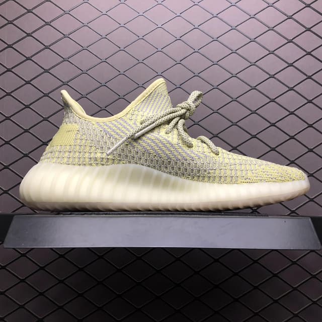 Yeezy 350 V2 | Yupoo Rep Sneakers (Ref 632) image 3