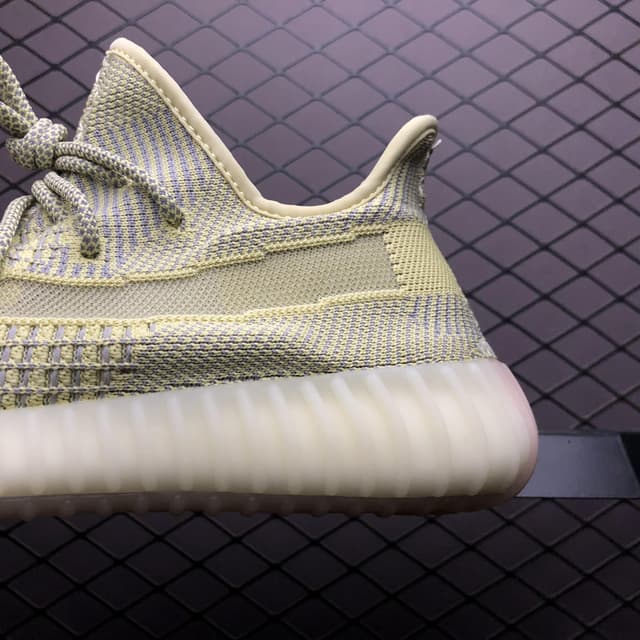 Yeezy 350 V2 | Yupoo Rep Sneakers (Ref 632) image 4