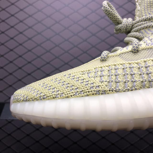 Yeezy 350 V2 | Yupoo Rep Sneakers (Ref 632) image 6