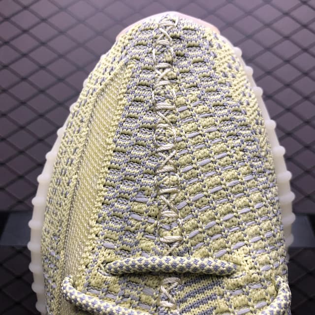 Yeezy 350 V2 | Yupoo Rep Sneakers (Ref 632) image 7