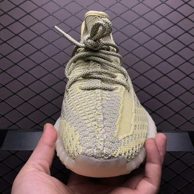 Yeezy 350 V2 | Yupoo Rep Sneakers (Ref 632) image 8
