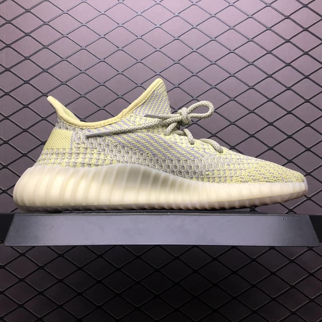 Yeezy 350 V2 | Yupoo Rep Sneakers (Ref 626) image 3