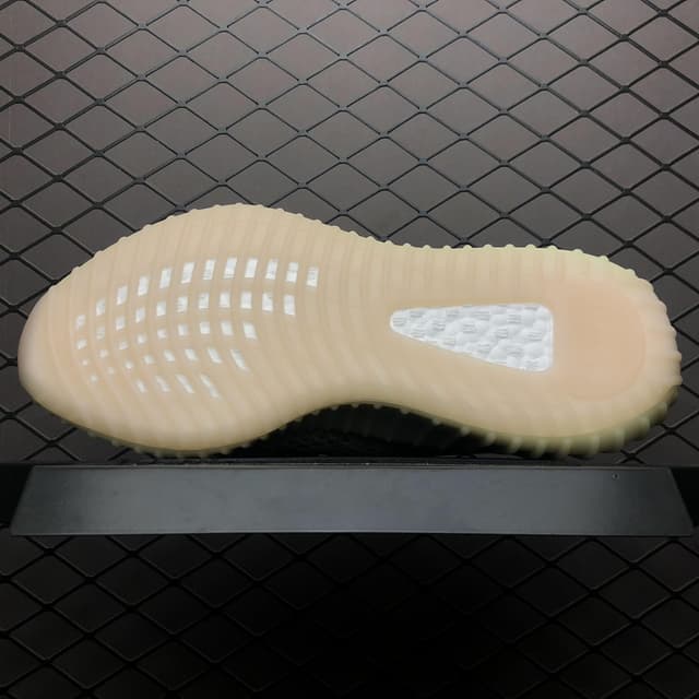 Yeezy 350 V2 | Yupoo Rep Sneakers (Ref 626) image 5