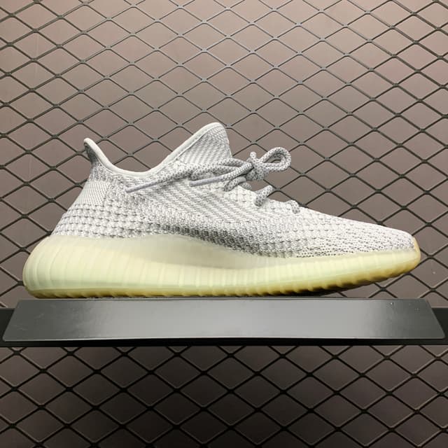 Yeezy 350 V2 | Yupoo Rep Sneakers (Ref 585) image 3