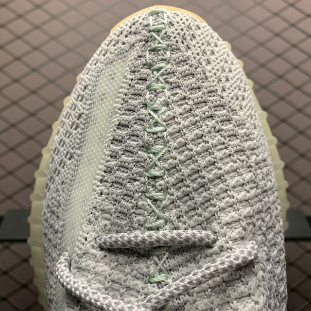 Yeezy 350 V2 | Yupoo Rep Sneakers (Ref 585) image 7
