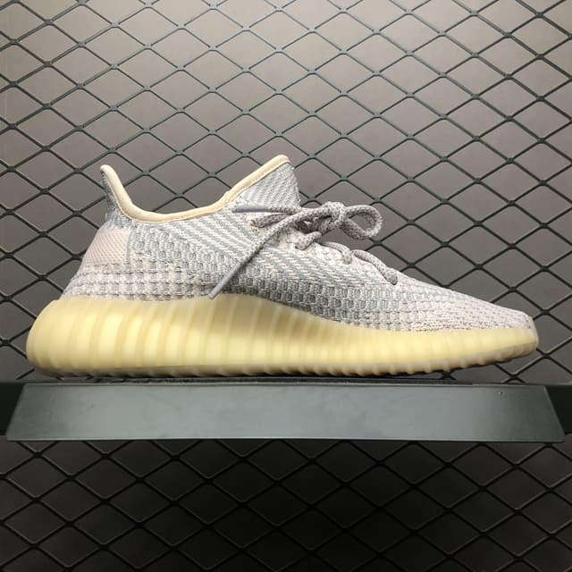 Yeezy 350 V2 | Yupoo Rep Sneakers (Ref 633) image 3