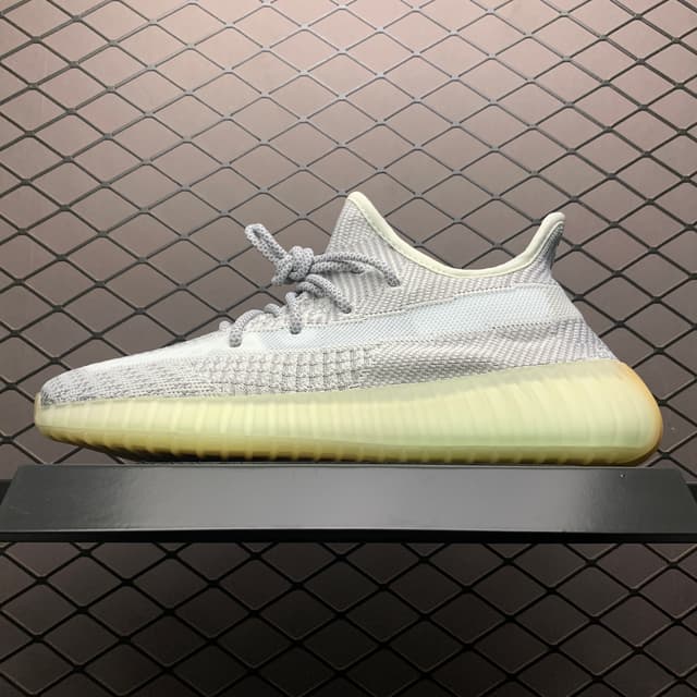 Yeezy 350 V2 | Yupoo Rep Sneakers (Ref 591) image 1