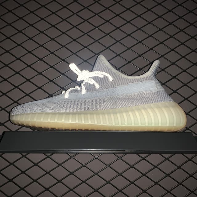 Yeezy 350 V2 | Yupoo Rep Sneakers (Ref 591) image 2