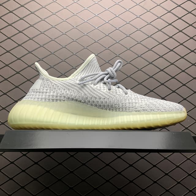 Yeezy 350 V2 | Yupoo Rep Sneakers (Ref 591) image 4
