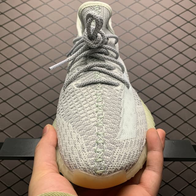 Yeezy 350 V2 | Yupoo Rep Sneakers (Ref 591) image 9