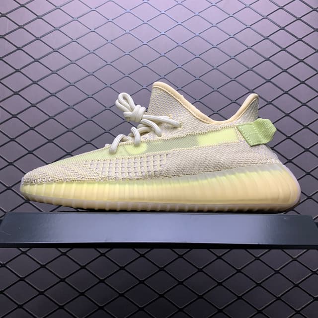 Yeezy 350 V2 | Yupoo Rep Sneakers (Ref 618) image 1