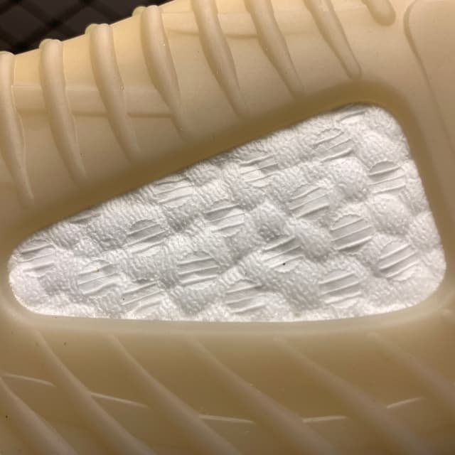 Yeezy 350 V2 | Yupoo Rep Sneakers (Ref 618) image 12